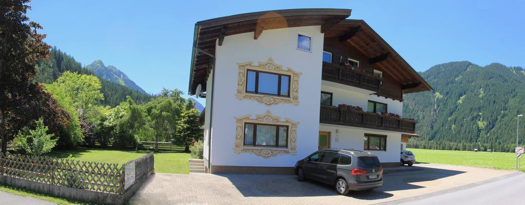 De Luxe - 140m² Apartment Elbigenalp